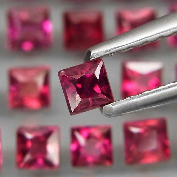 Radiant princess cut! Unheated! 3.20ct Sapphire set!