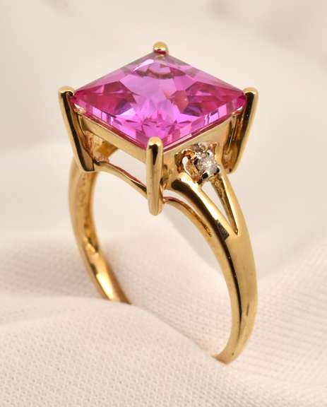Lively Pink Sapphire Ring