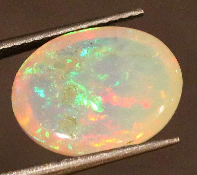 Vibrant 3.27ct lunar flashing Welo Opal