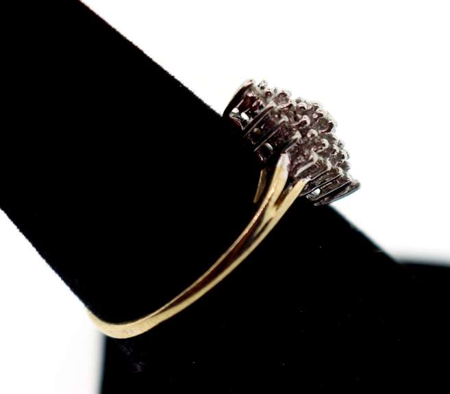 Simple 10k Gold Diamond Cluster Ring
