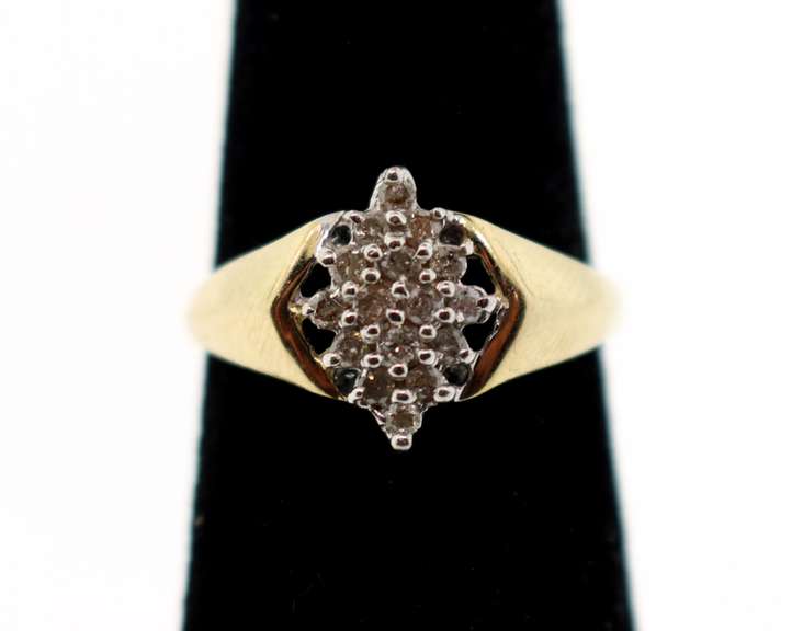 10k Gold Geometric Diamond Cluster Ring