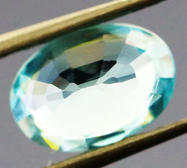 Super glittering! 1.18ct bi-color Cambodian Zircon