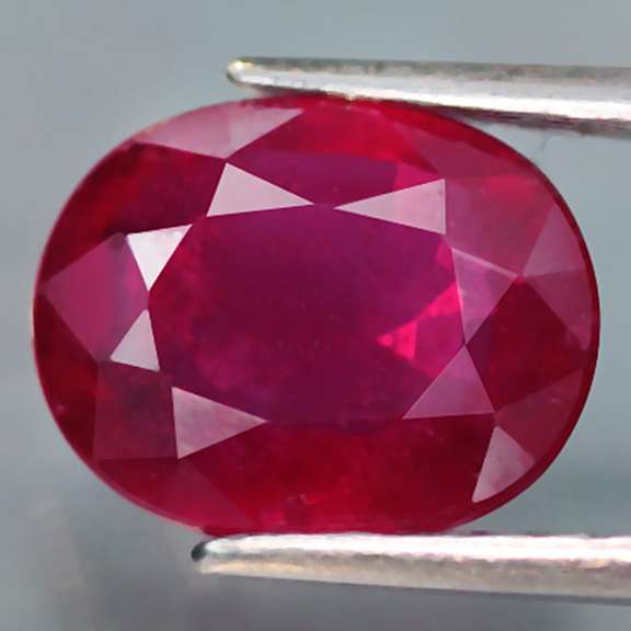 Stunning 3.08ct reddish pink Ruby