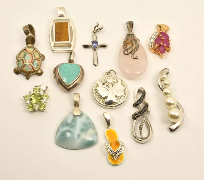 !2 Diverese Sterling and Stone Pendants