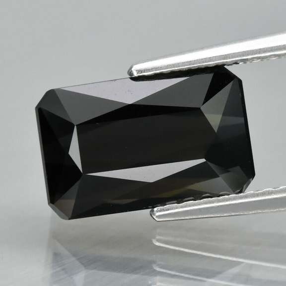 Elegant 2.75ct midnight Tourmaline