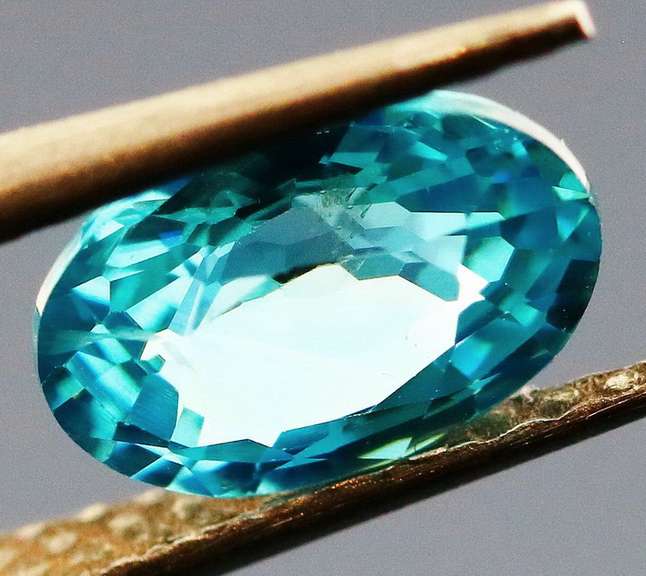 Super glittering! 1.24ct bi-color Cambodian Zircon