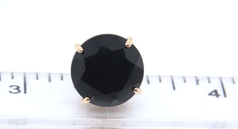 Lovely Yellow Gold Round Black Onyx Stud