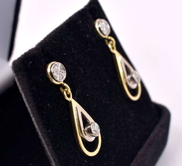 Modern Diamond Dangle Earrings, 18KT