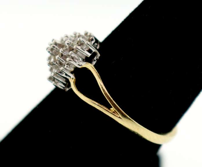 Stepped Diamond Cluster Ring with 10k Gold