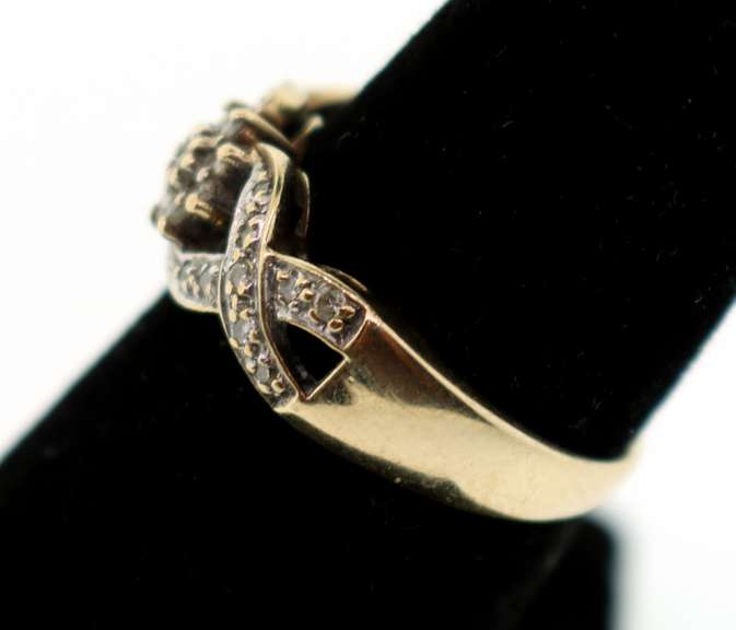 Weaving Floral Diamond 10k Gold Ring