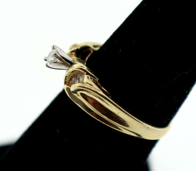 Marital 10k Gold Diamond Ring Flanked by Baguette Diamond