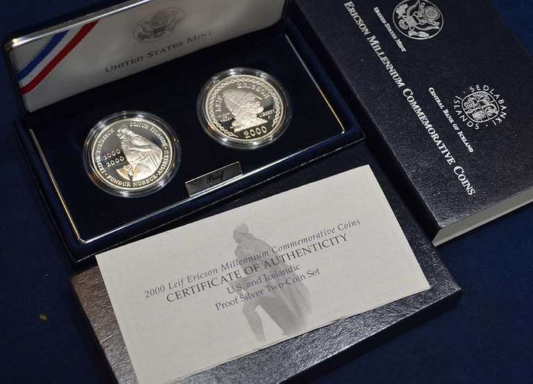 2000 leif erikson Iceland 2 Coin Set OGP