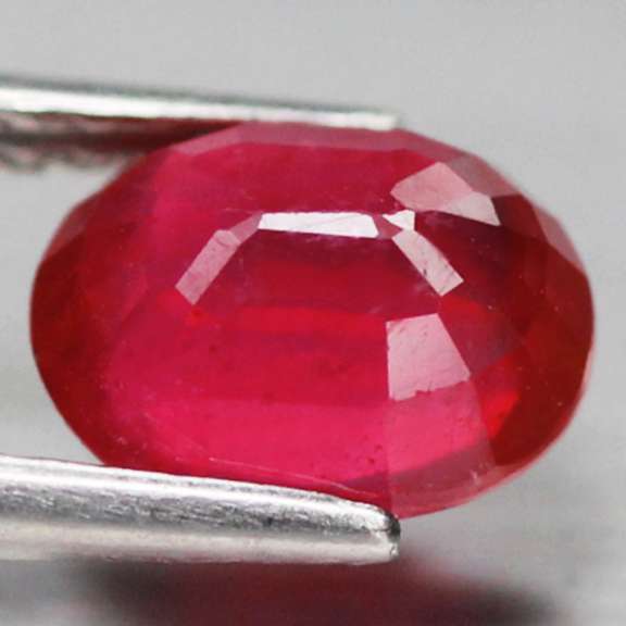 Glistening 2.77ct blood red Ruby