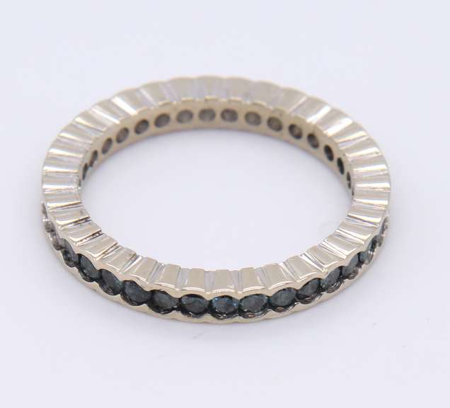 Handsome White Gold Irradiated Green and White Diamond Band