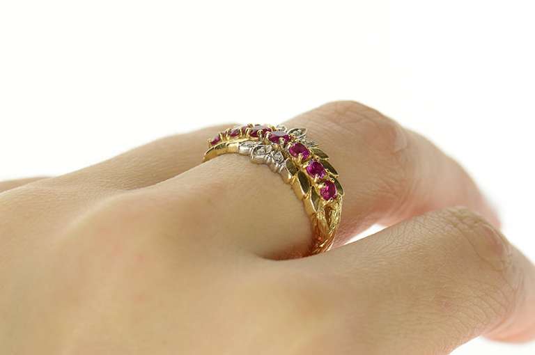 10K Yellow Gold Retro Syn. Ruby Diamond Floral Petal Band Ring