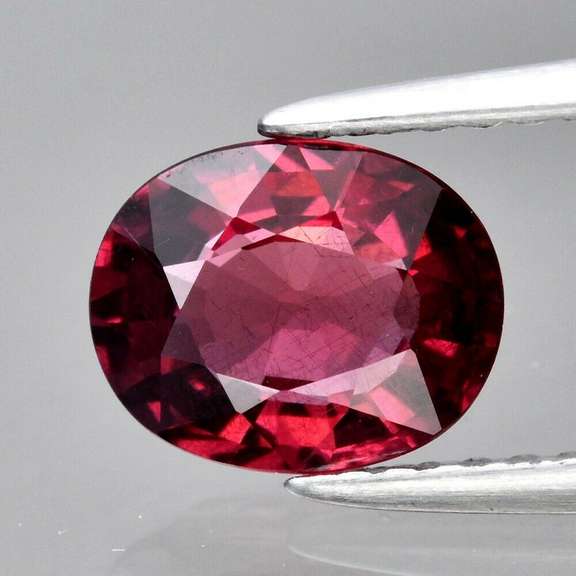 Simply lovely 1.27ct violet pink Rhodolite Garnet