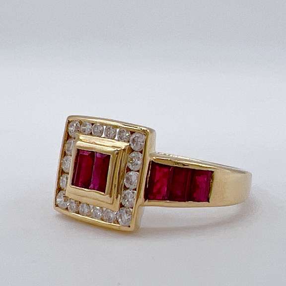 18kt Yellow Gold, Ruby, & Diamond Ring