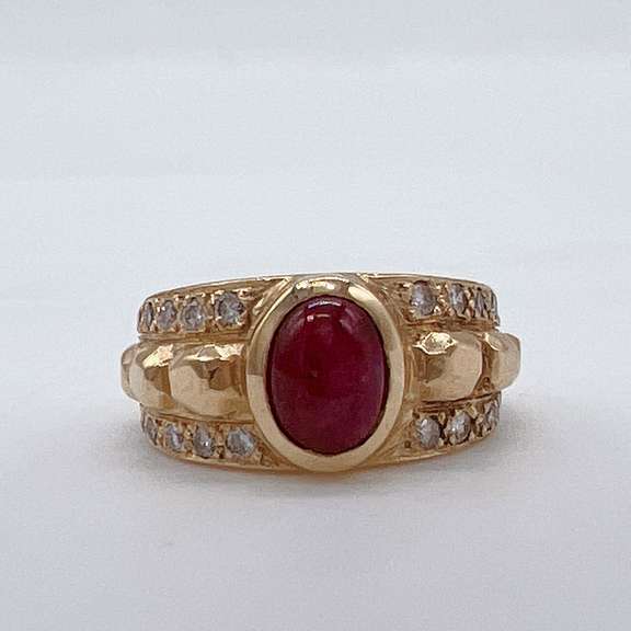 18kt Yellow Gold, Ruby, & Diamond Band Ring