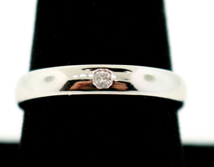 TIFFANY AND CO LUCIDA PLATINUM DIAMOND BAND
