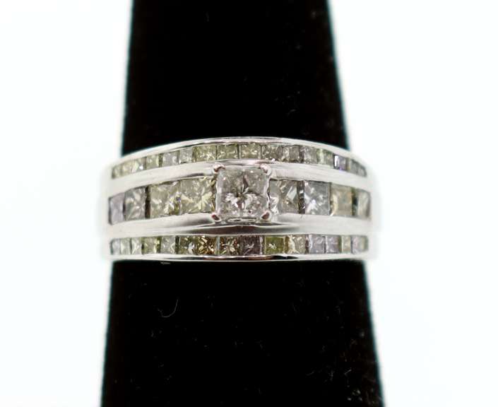 18k White Gold Centerpiece Diamond Ring with Channel Set Diamonds