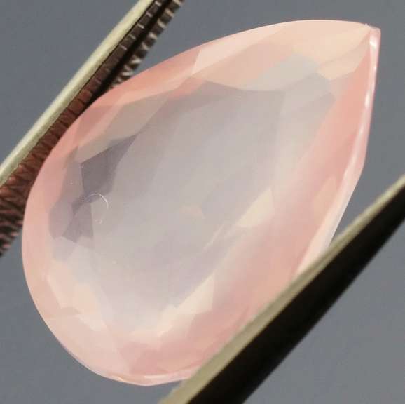 Lovely 6.86ct untreated pink rose Quartz