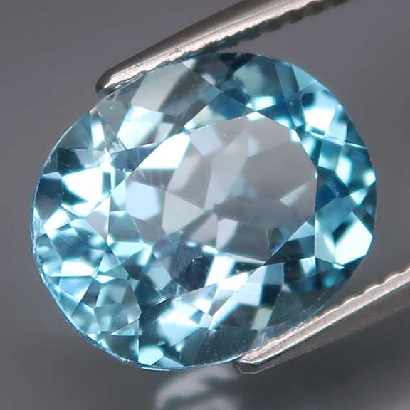 Dazzling 6.11ct 12mm sky blue Topaz