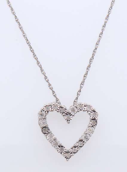 Sterling Silver 1/10cttw Diamond Pendant on Chain