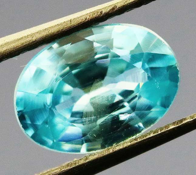 Super glittering! 1.18ct bi-color Cambodian Zircon
