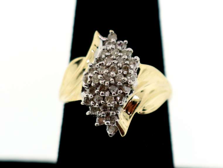Melodious 10k Gold Diamond Cluster Ring