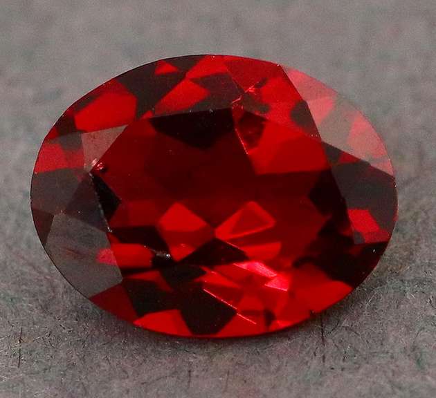 Stunning 2.06ct untreated Garnet center stone