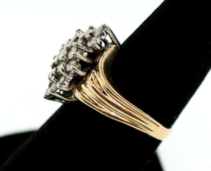 Undulating Diamond Cluster 10k Gold Ring