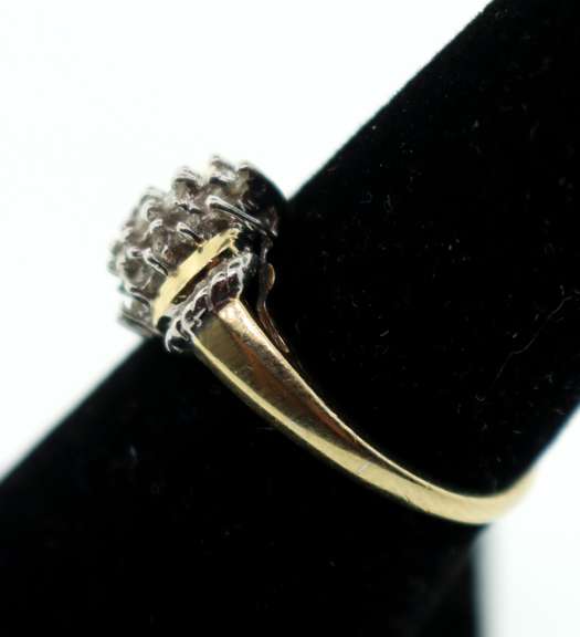 10k White and Yellow Gold Diamond Ring