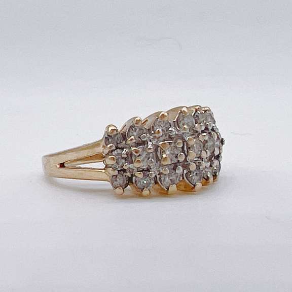14kt Gold & Diamond Ring