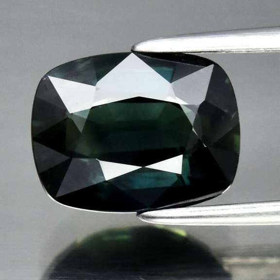Heated only! 2.28ct blue green Sapphire