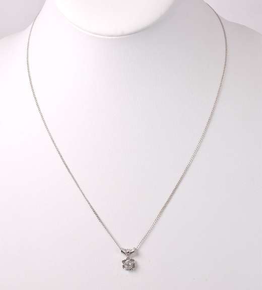 Wonderful Flower Diamond Pendant Necklace in 14K White Gold