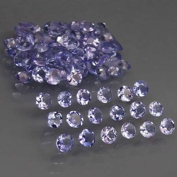 Glittering 3.64ct bright blue violet Tanzanite set
