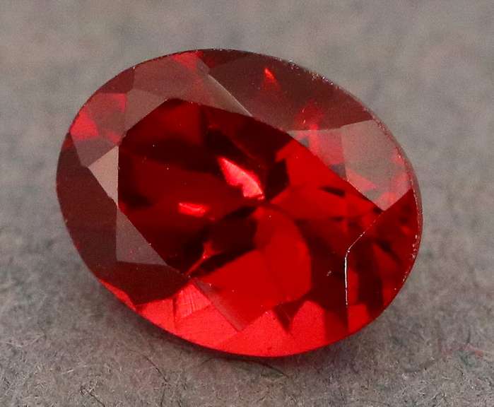 Stunning 2.20ct untreated Garnet center stone