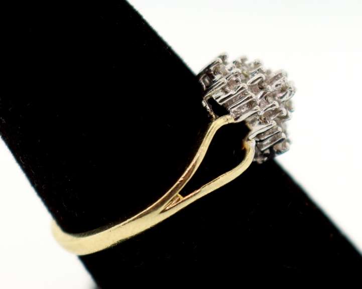 Stepped Diamond Cluster Ring with 10k Gold