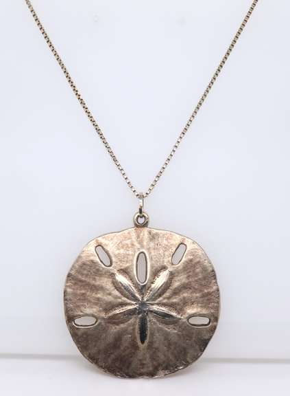 Vintage Sterling Silver Pendant on Box Chain Necklace