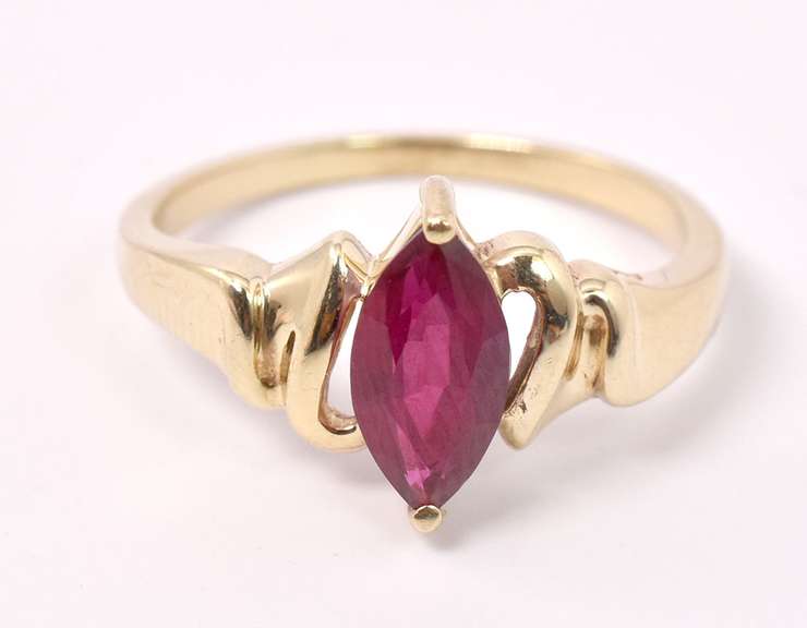 Marvelous Ruby Ring in 14K Yellow Gold