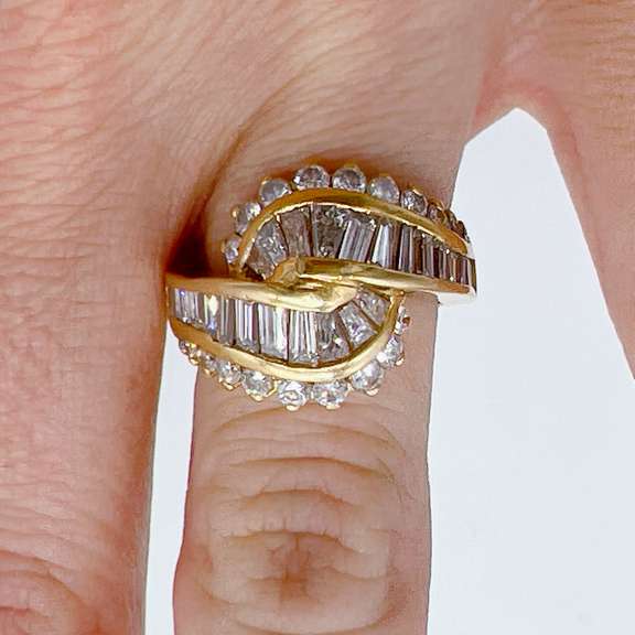 18kt Yellow Gold & Diamond Ring- 2.0+ CTW