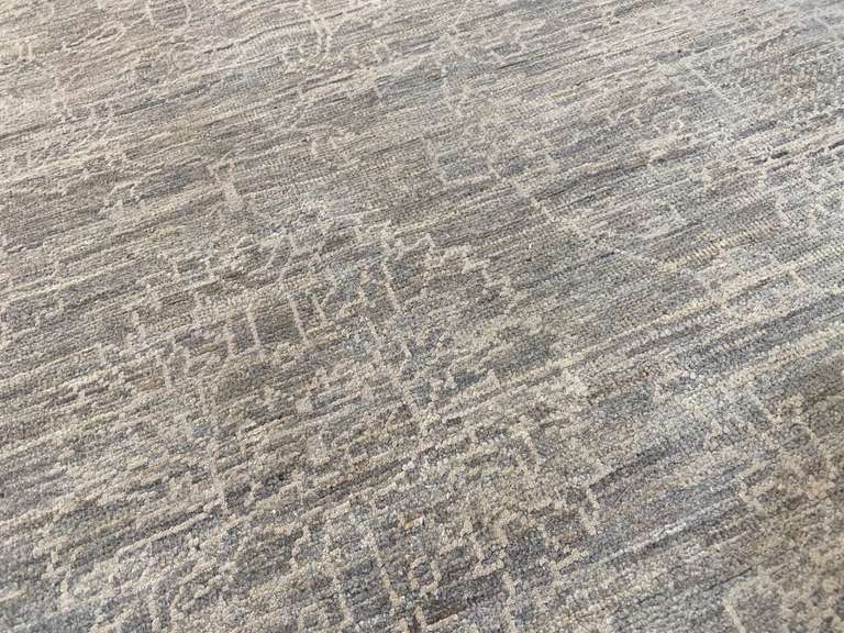 EXQUISITE MUTED RUG 8x10