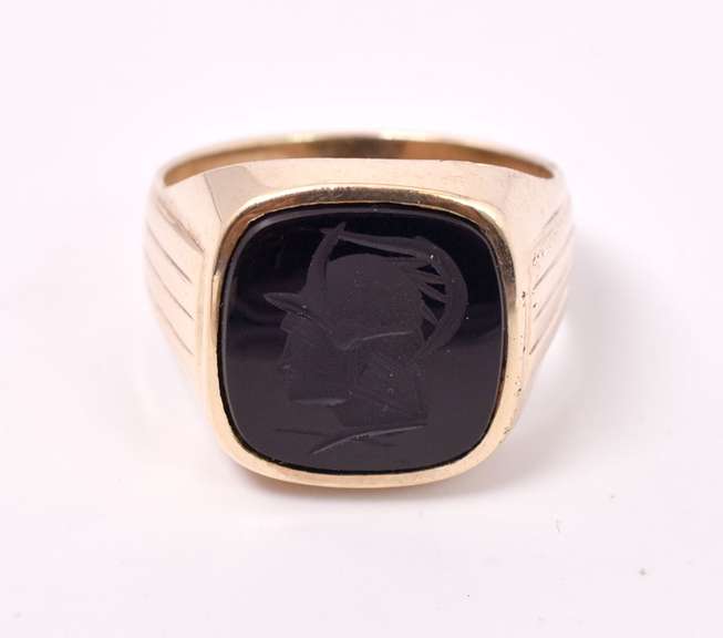 Men's Roman Intaglio Ring in Gold