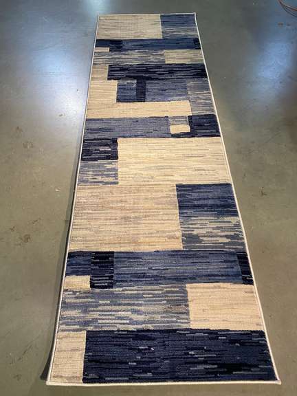 STUNNING 8' MODERN RUNNER