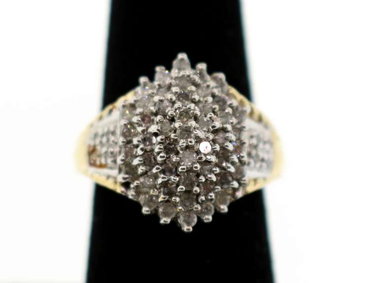 Richly Clustered Diamond Ring with 10k Gold