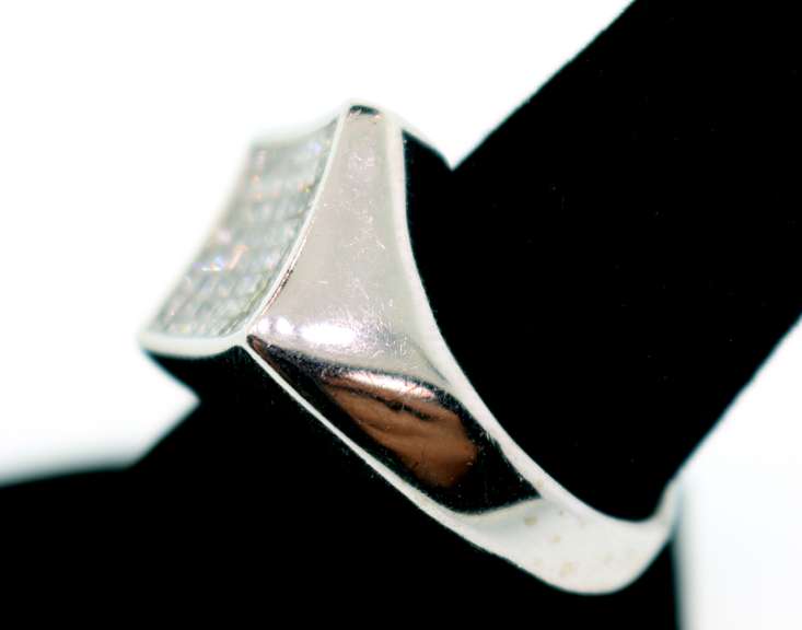 MEN'S 14K WHITE GOLD DIAMOND RING. 1.50 CARAT