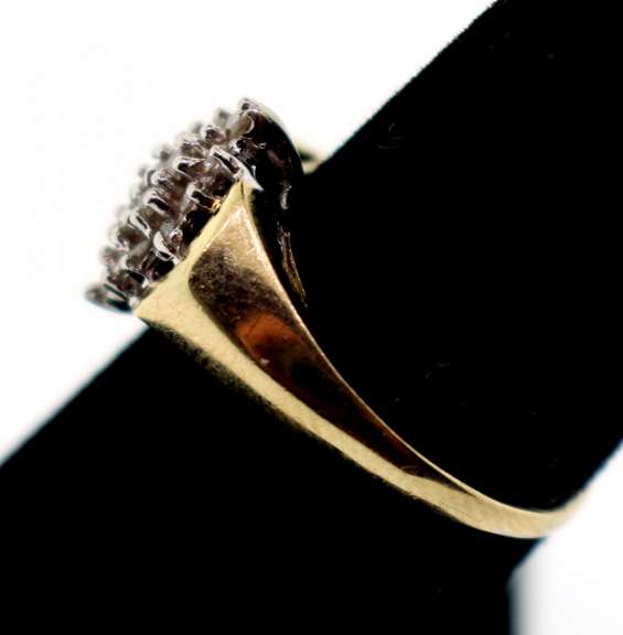 10k Gold Geometric Diamond Cluster Ring