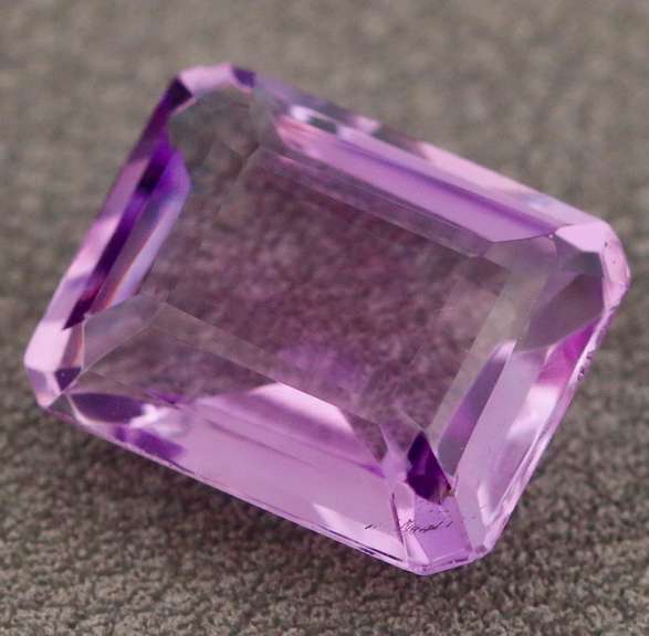 Stunning 9.72ct lilac purple Amethyst