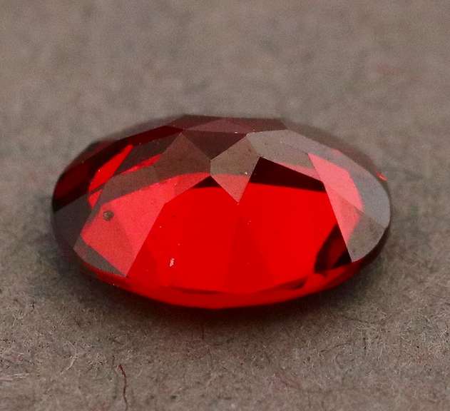 Stunning 2.06ct untreated Garnet center stone