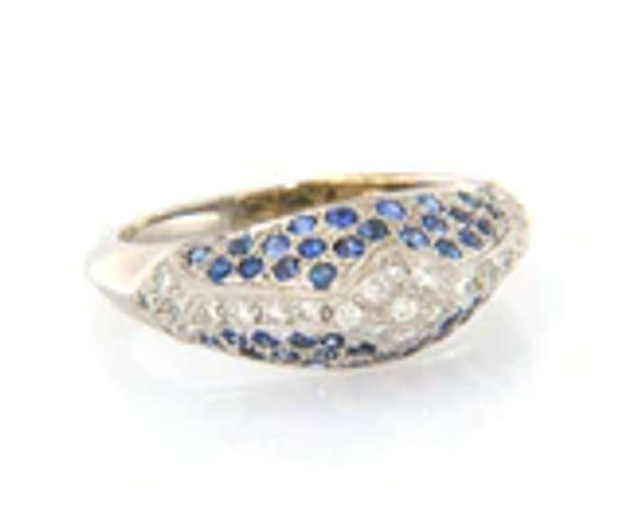 Pleasing White gold Sapphire and Diamond Ring